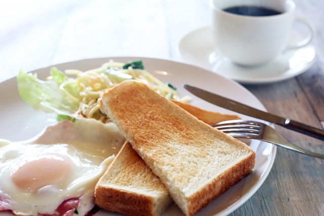 朝食